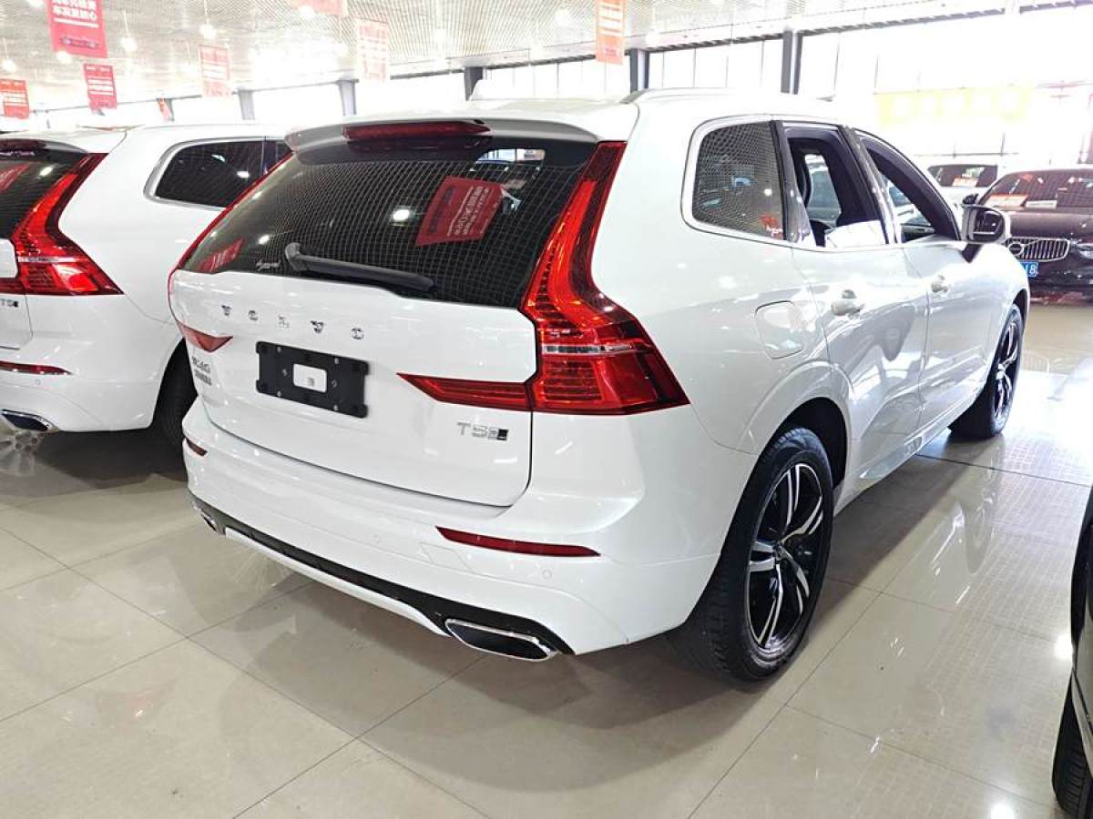 沃爾沃 XC60  2019款 T5 四驅(qū)智遠(yuǎn)運(yùn)動版 國VI圖片