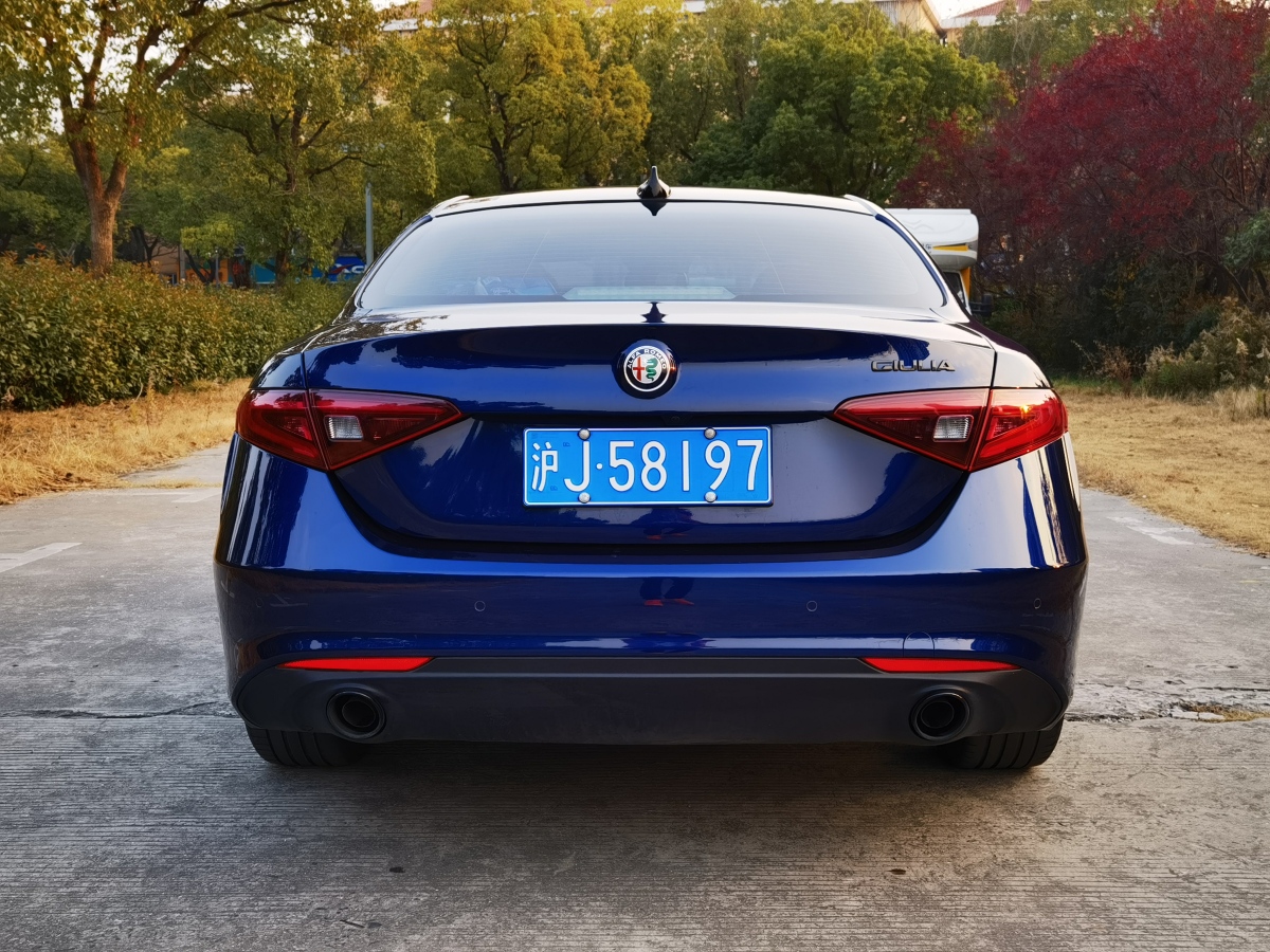 阿爾法·羅密歐 Giulia  2019款 2.0T 280HP Black Package黑標限量版圖片