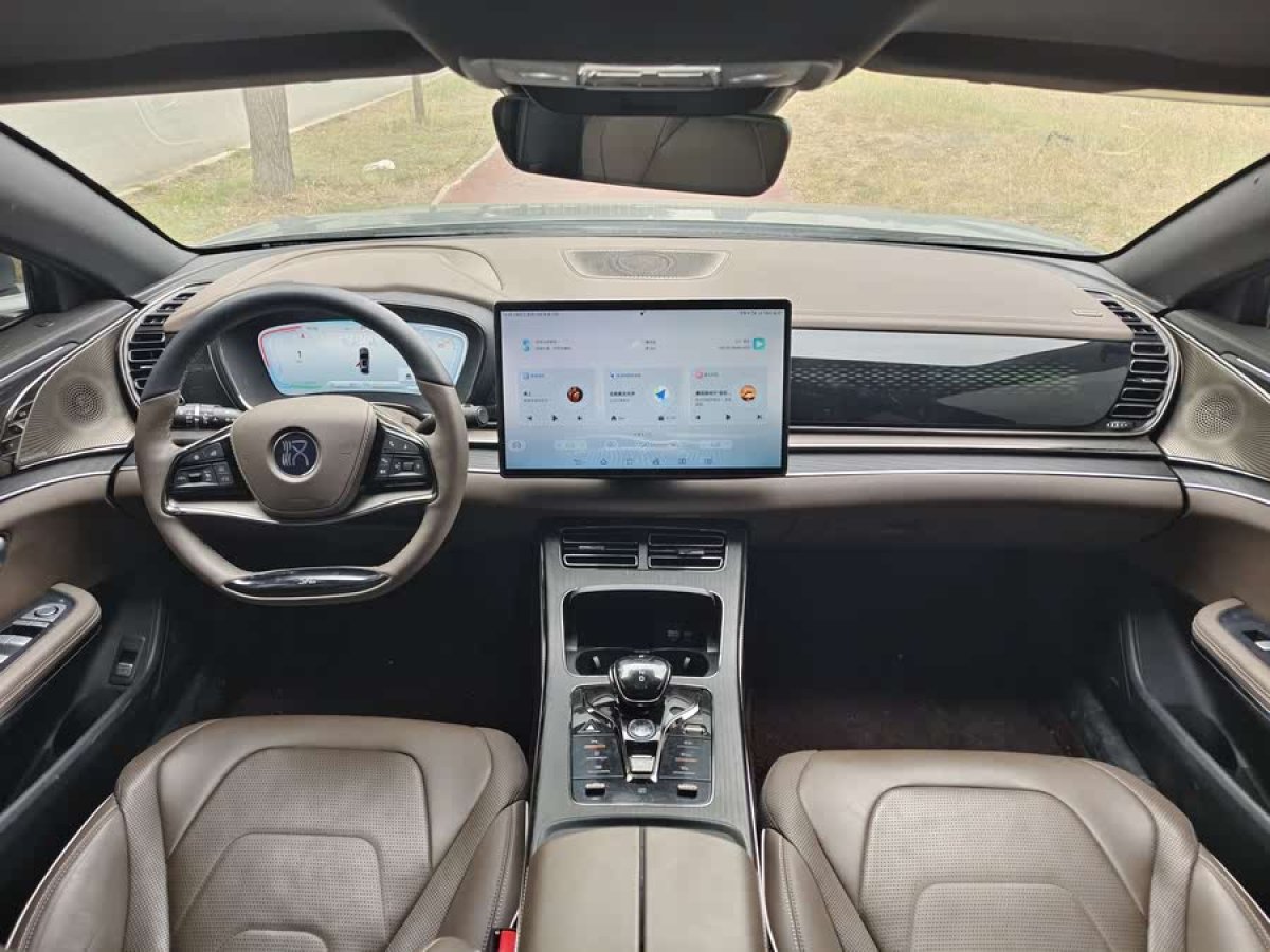 比亞迪 漢  2022款 DM-i 121KM 領(lǐng)航型圖片