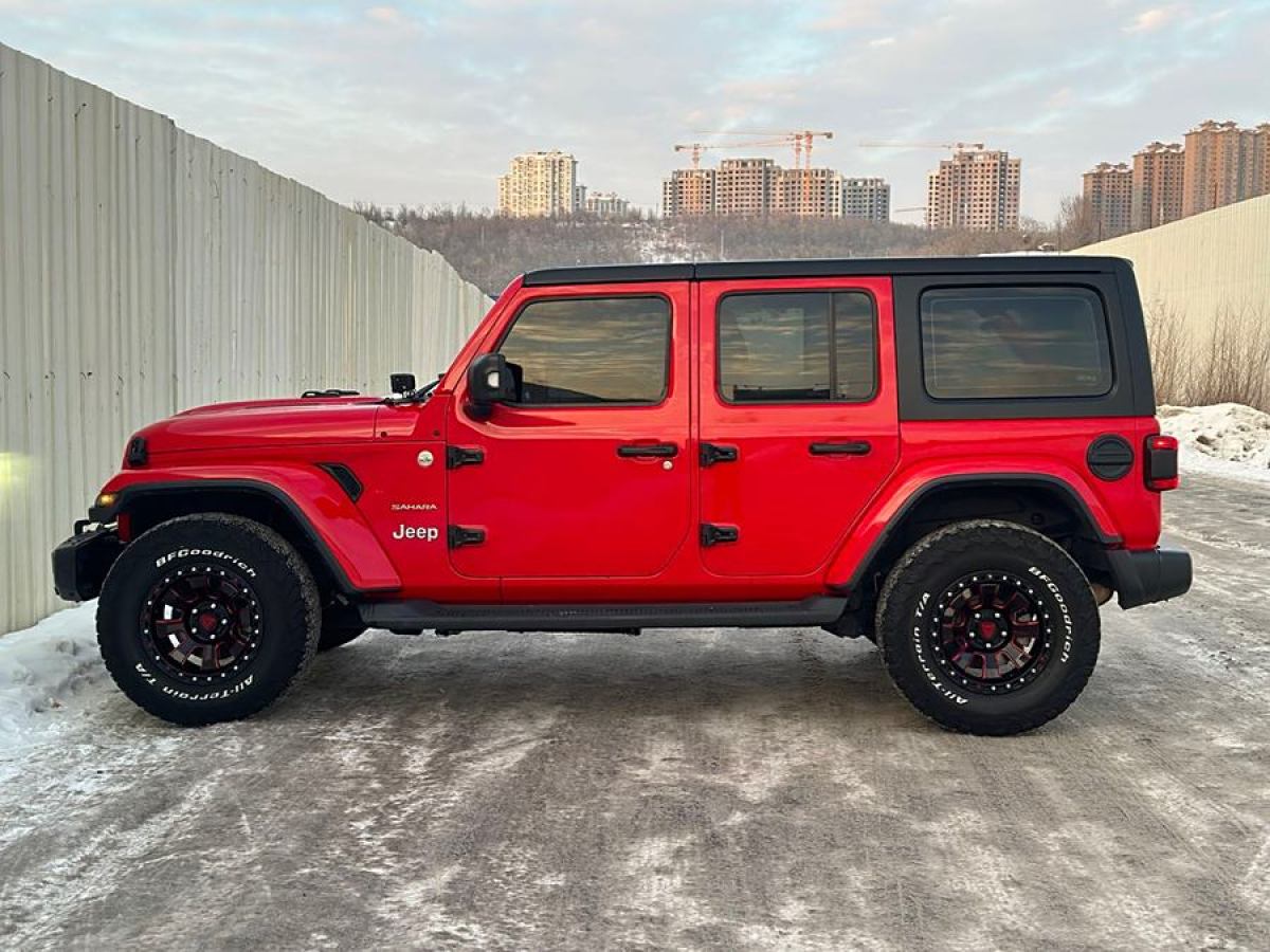 Jeep 牧馬人  2019款 2.0T Sahara 四門版 國(guó)VI圖片