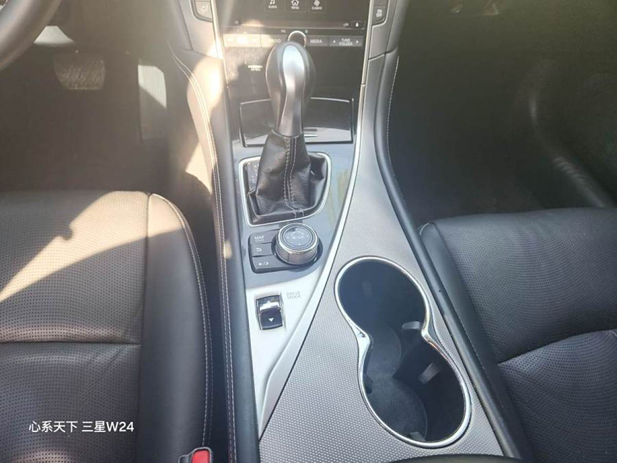 英菲尼迪 Q50L  2016款 2.0T 悅享版圖片