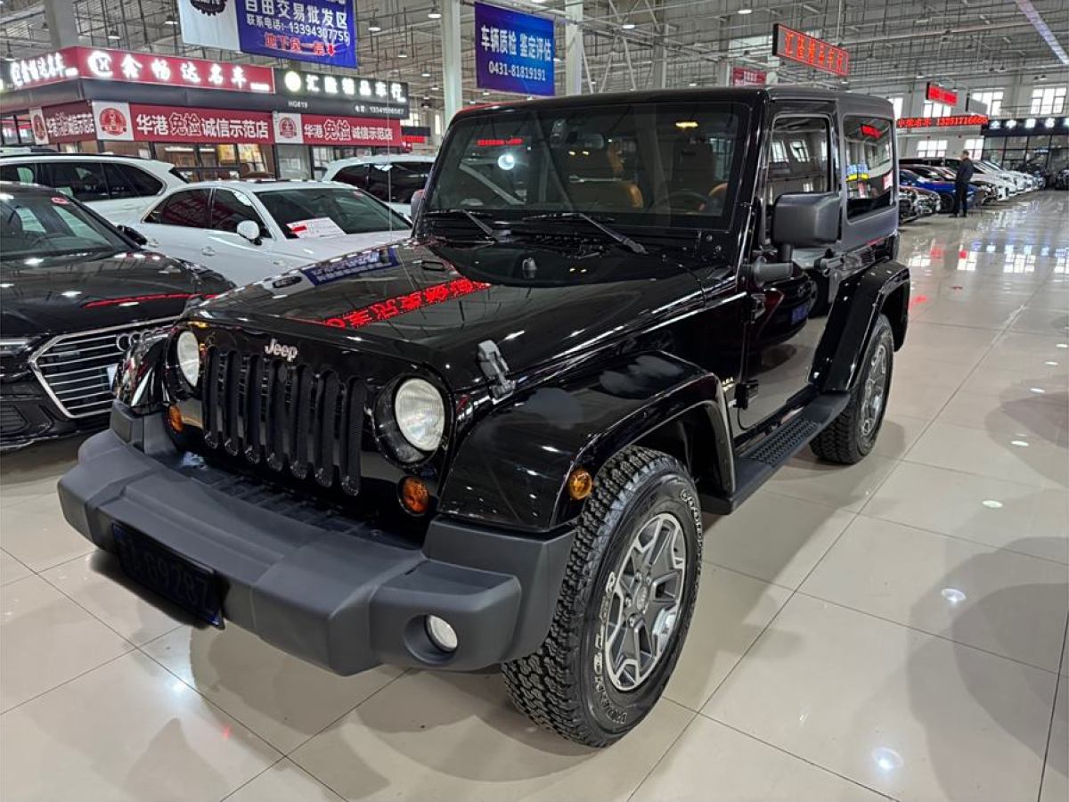 Jeep 牧馬人  2013款 3.6L Sahara 四門(mén)版圖片