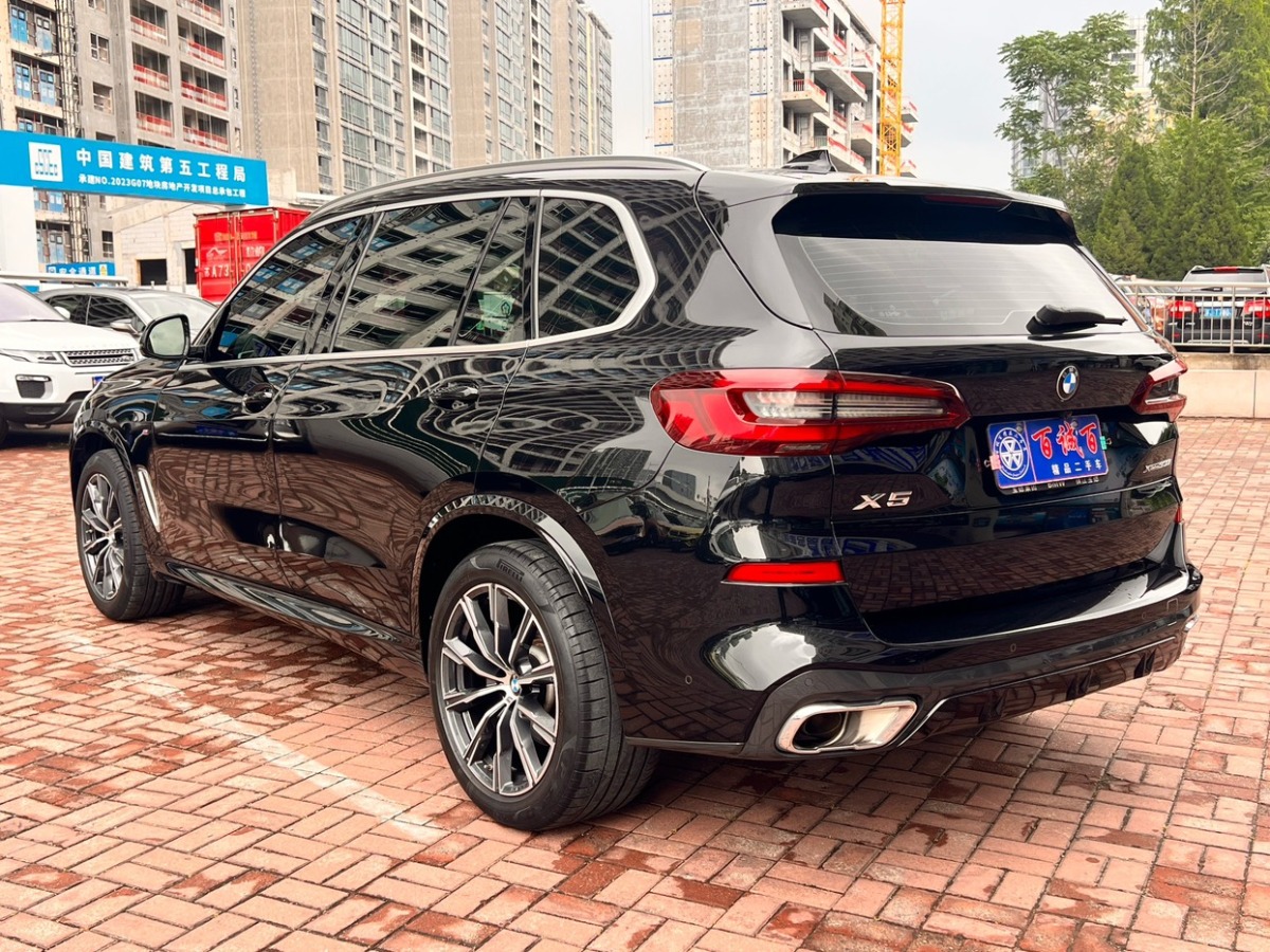 寶馬 寶馬X5  2022款 改款 xDrive 30Li 尊享型M運(yùn)動(dòng)套裝圖片