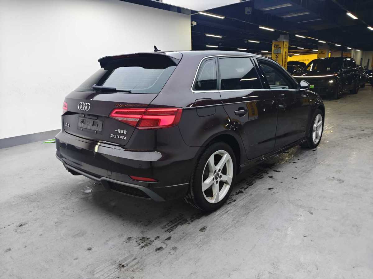 奧迪 奧迪A3  2018款 30周年年型 Sportback 35 TFSI 時(shí)尚型圖片