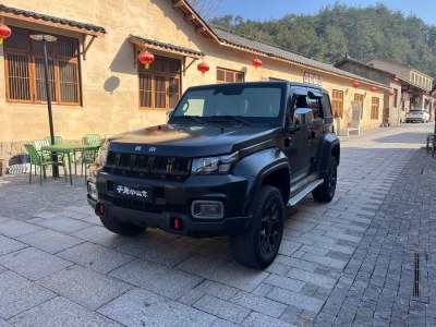 2023年4月 北京 BJ40 2.0D 自動四驅(qū)刀鋒英雄版?zhèn)b客型圖片