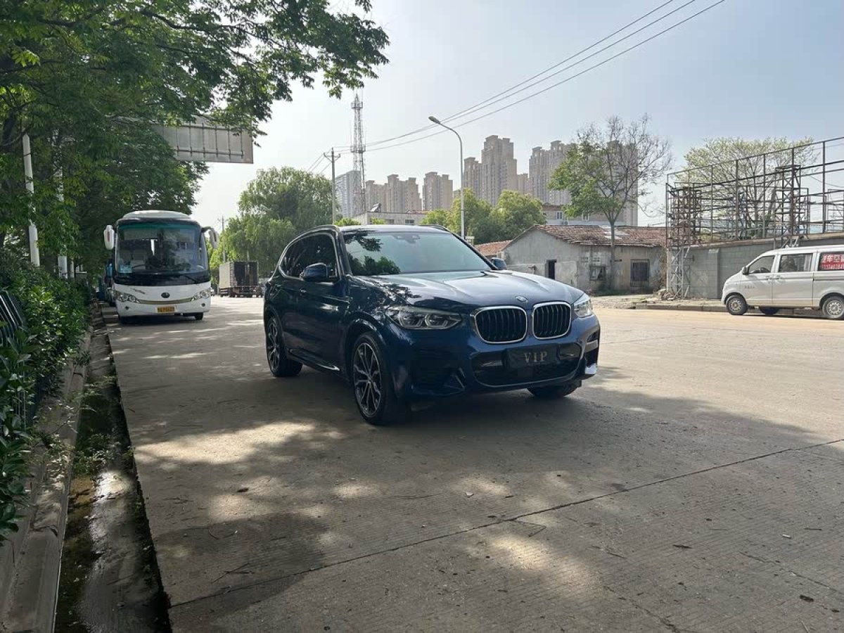 寶馬 寶馬X3  2021款 改款 xDrive30i 領(lǐng)先型 M運(yùn)動(dòng)套裝圖片