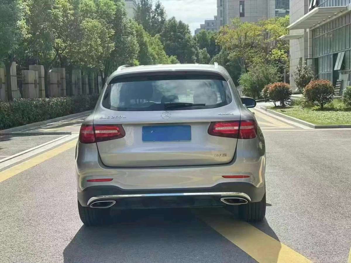 2019年6月奔馳 奔馳GLC  2019款 GLC 260 4MATIC 豪華型