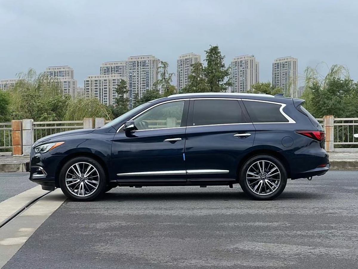 2017年12月英菲尼迪 QX60  2020款 2.5 S/C Hybrid 四驅(qū)全能版