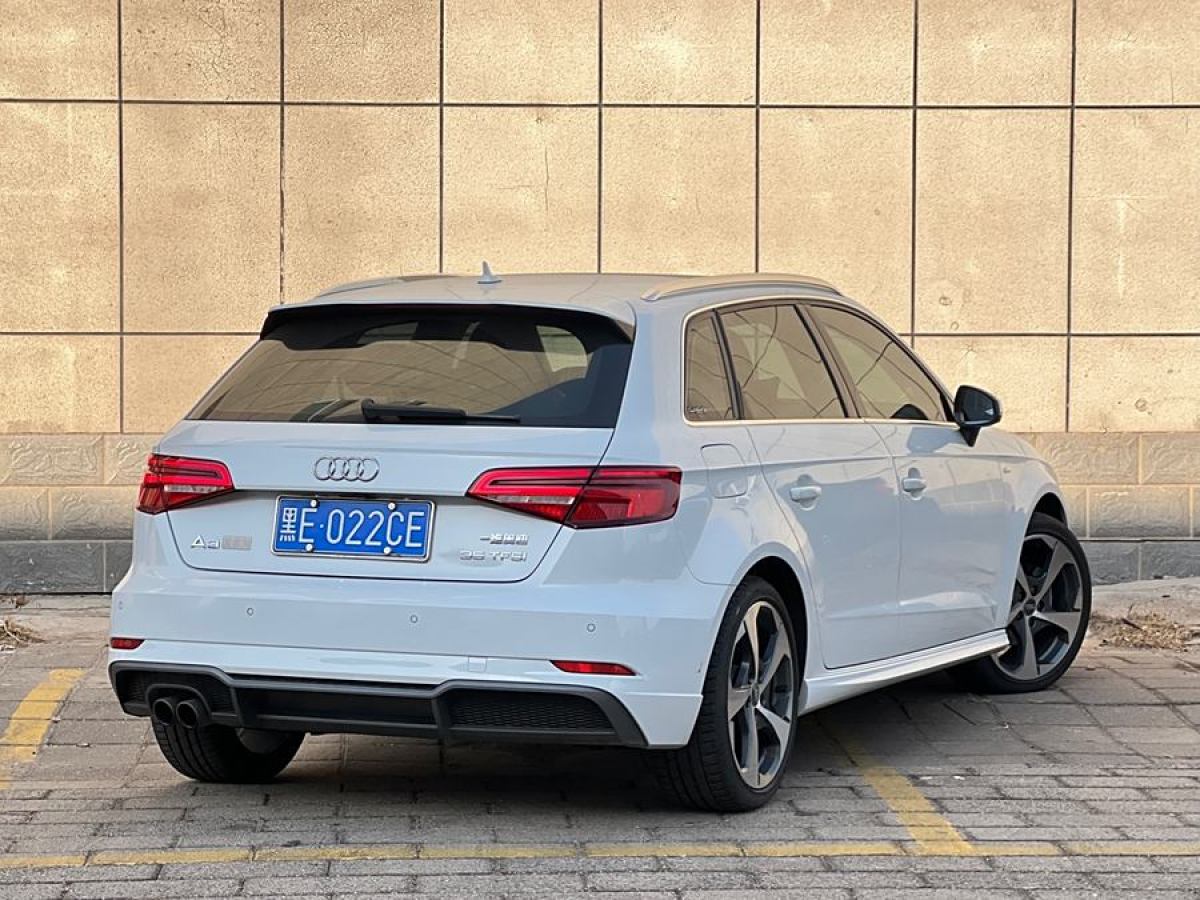 奧迪 奧迪A3  2018款 30周年年型 Sportback 35 TFSI 運(yùn)動(dòng)型圖片