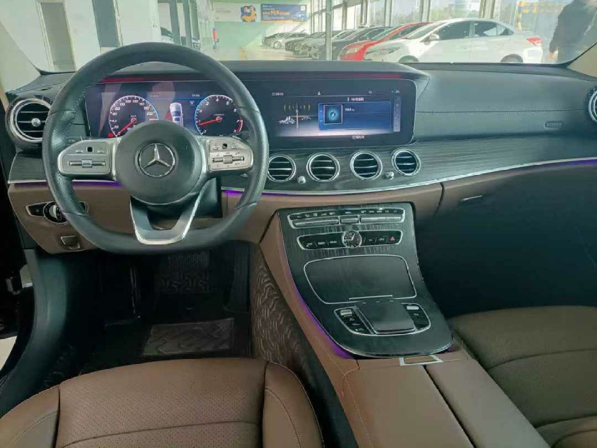 奔馳 奔馳GLE  2020款  GLE 350 4MATIC 時(shí)尚型圖片