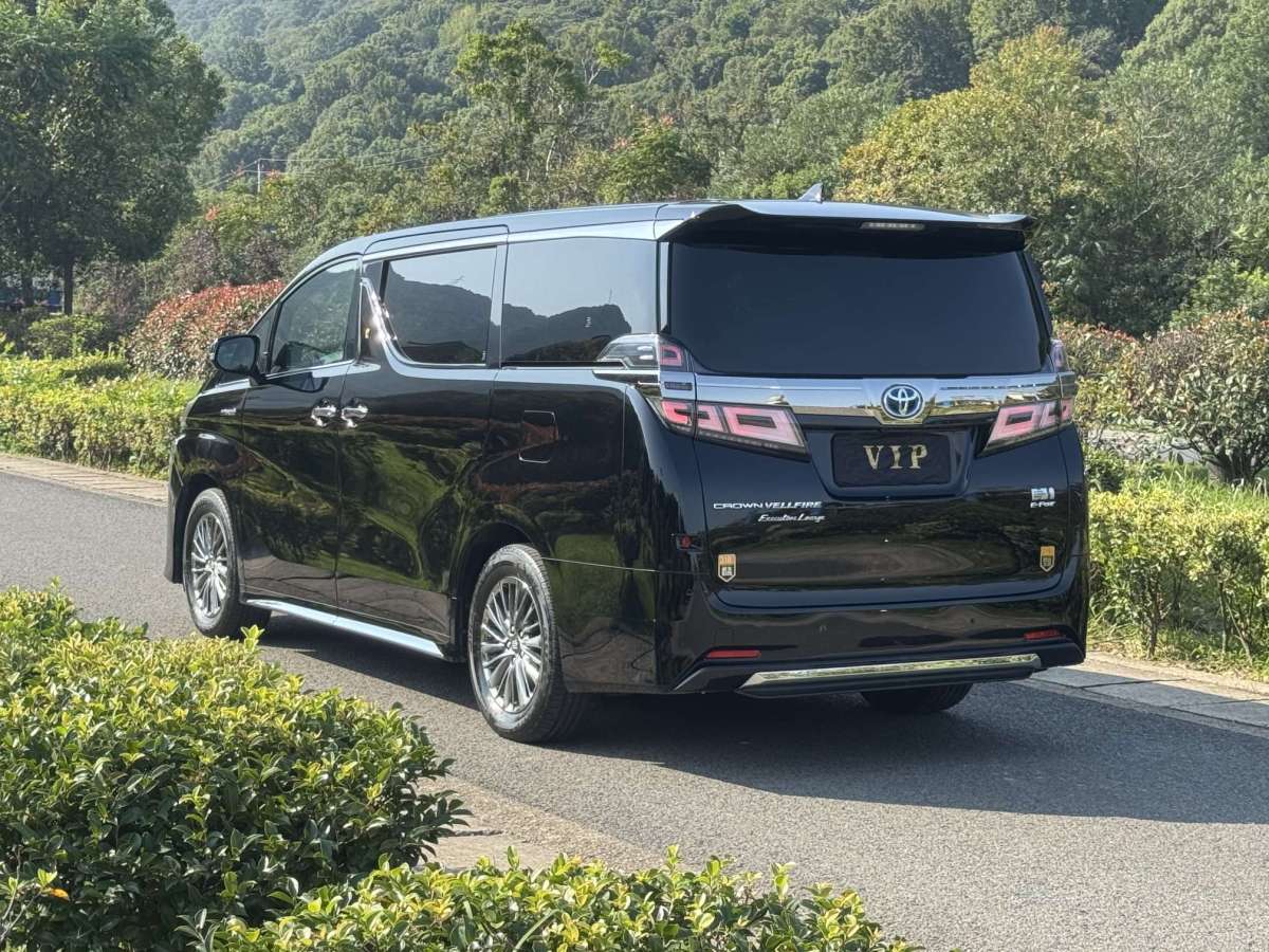 2021年9月豐田 威爾法  2021款 皇冠 雙擎 2.5L HV至尊版