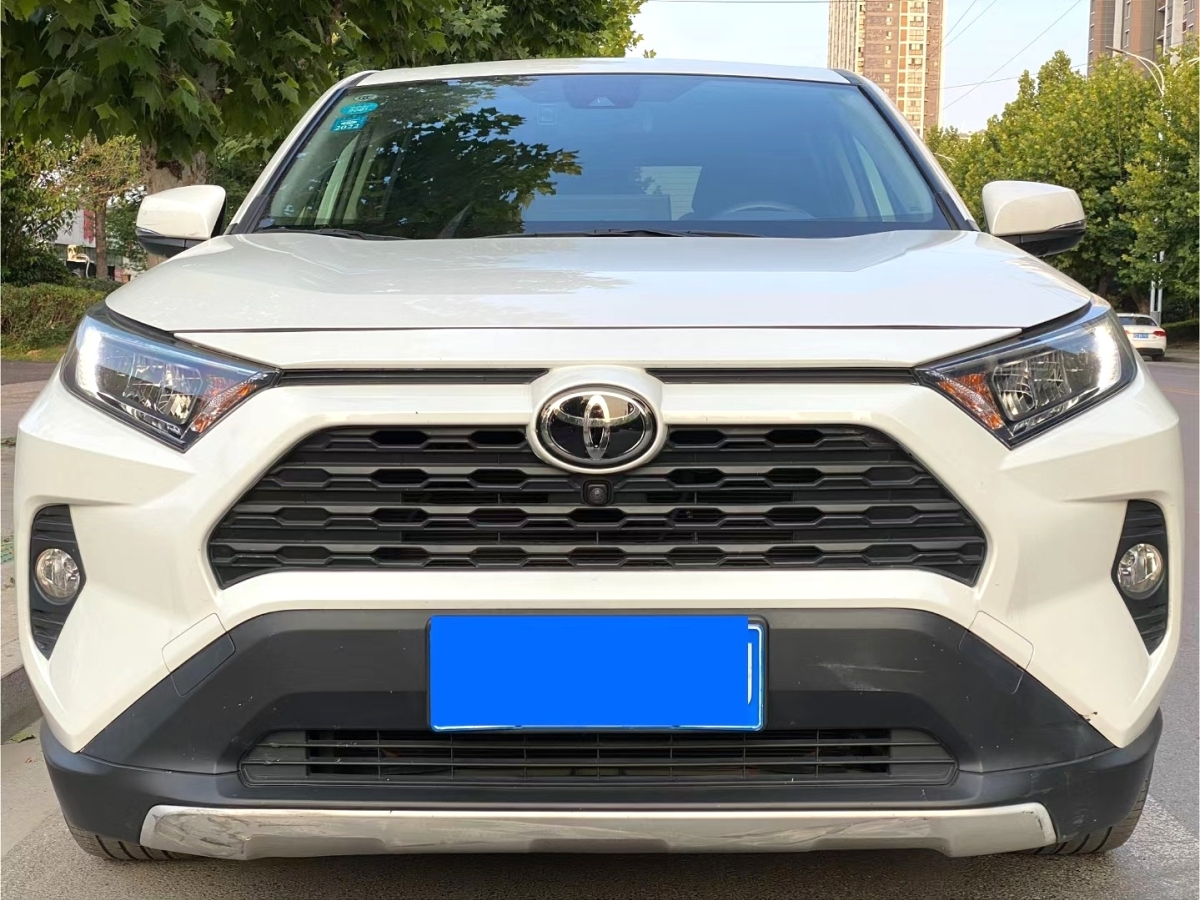 豐田 RAV4  2018款 榮放 2.0L CVT兩驅(qū)風(fēng)尚版圖片