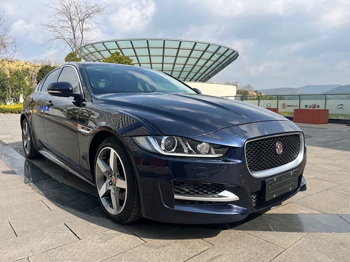 捷豹 XE  2018款 2.0T 200PS 兩驅(qū)R-Sport運動版圖片