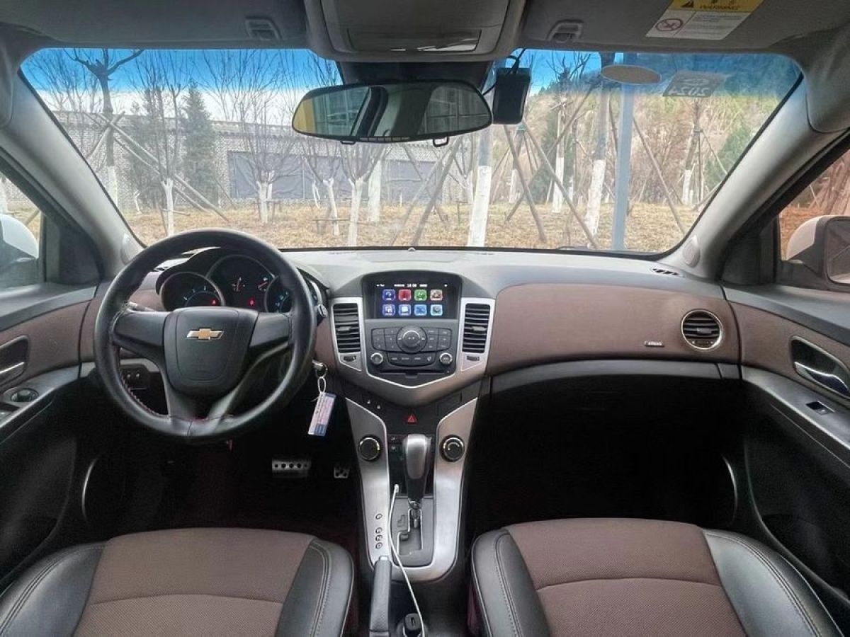 雪佛兰 科鲁兹  2015款 掀背 1.6L 自动舒适版图片