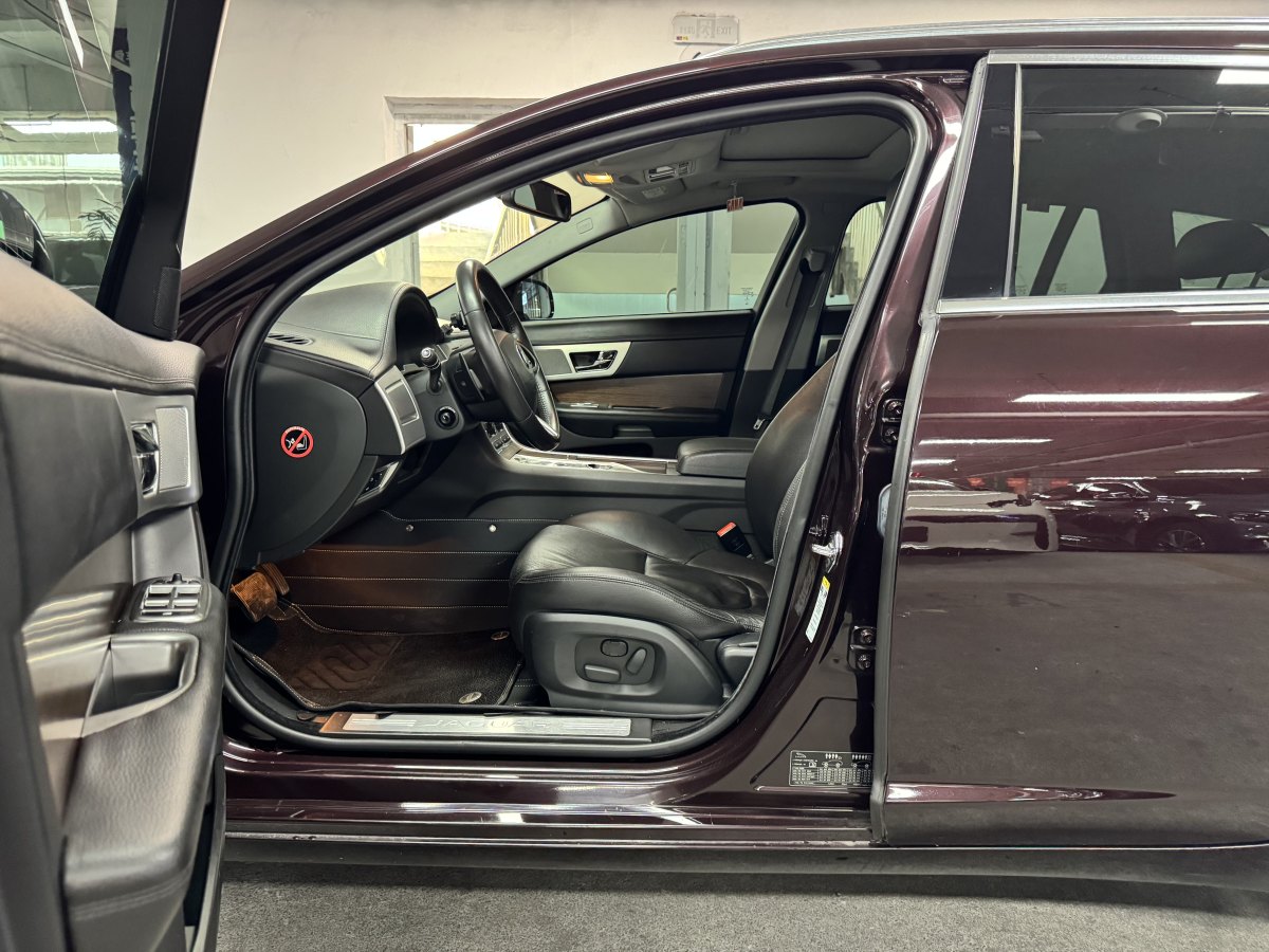捷豹 XF  2015款 XF 2.0T Sportbrake 風(fēng)華版圖片