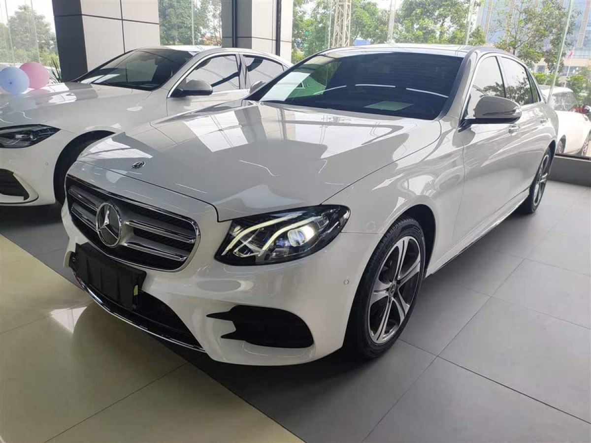 奔馳 奔馳E級(jí)  2019款 E 260 L 運(yùn)動(dòng)型圖片