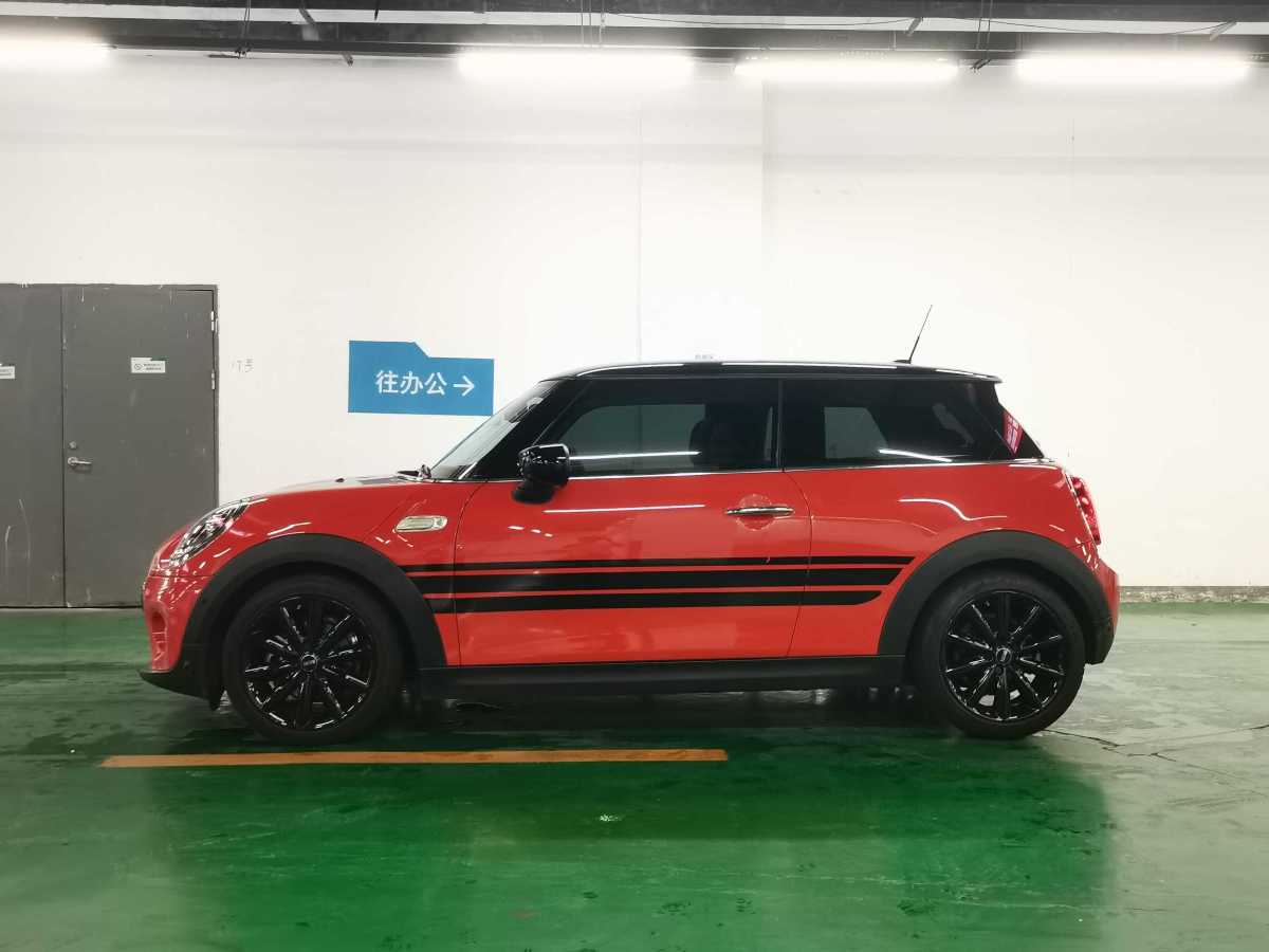 MINI COUNTRYMAN  2018款 1.5T COOPER 艺术家图片