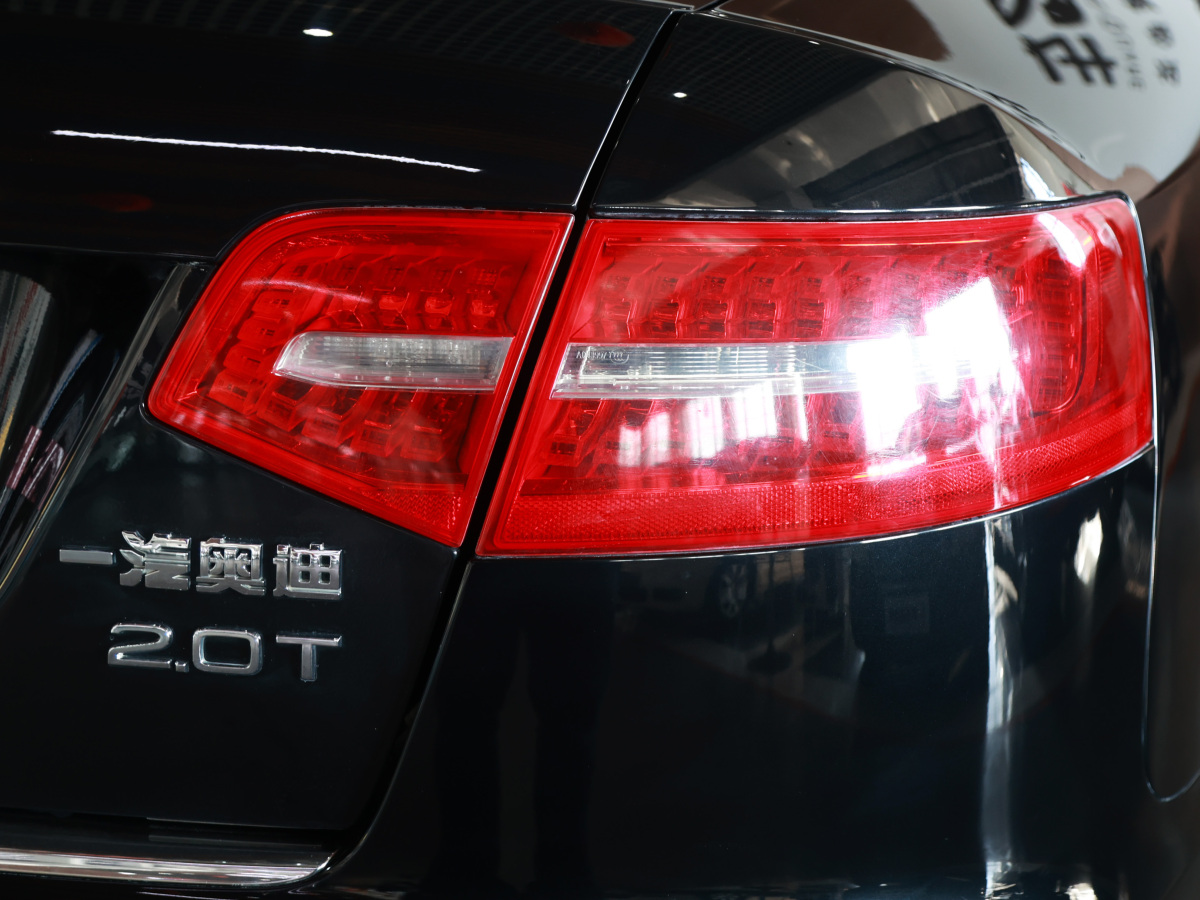 奧迪 奧迪A6L  2011款 A6L 2.0TFSI 標(biāo)準(zhǔn)型圖片