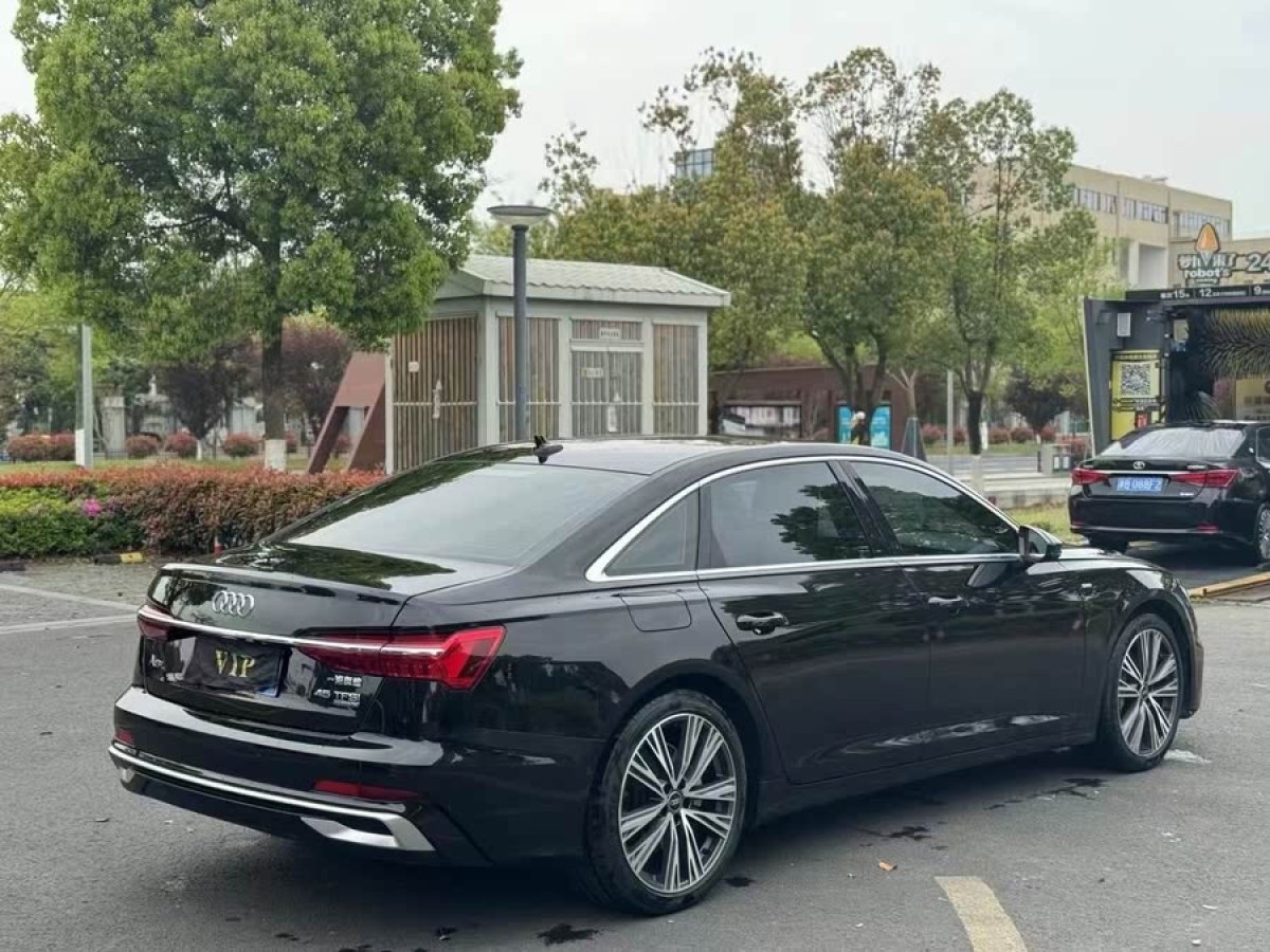 奧迪 奧迪A6L  2023款 改款 45 TFSI quattro 臻選動(dòng)感型圖片