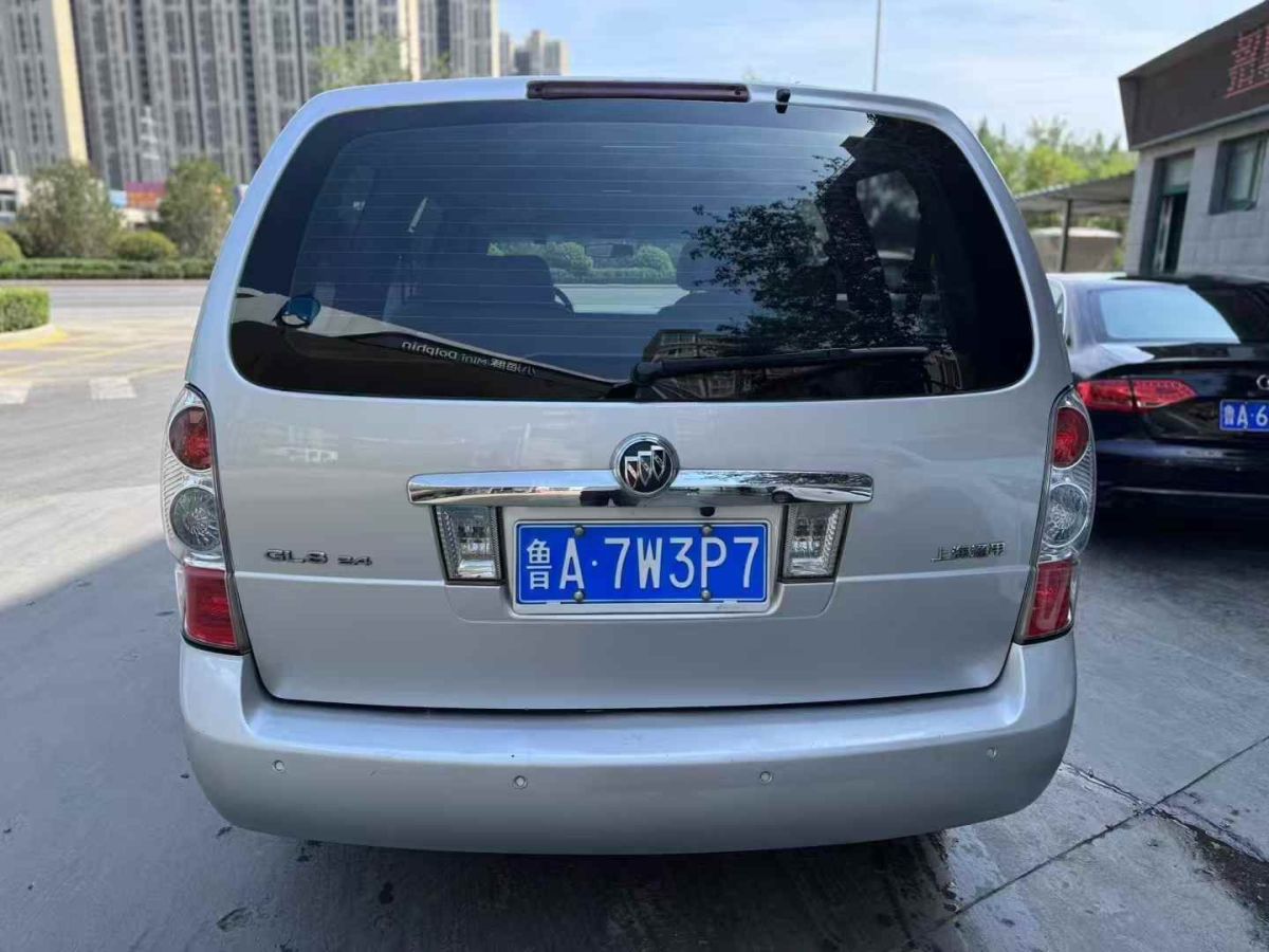 別克 GL8 圖片