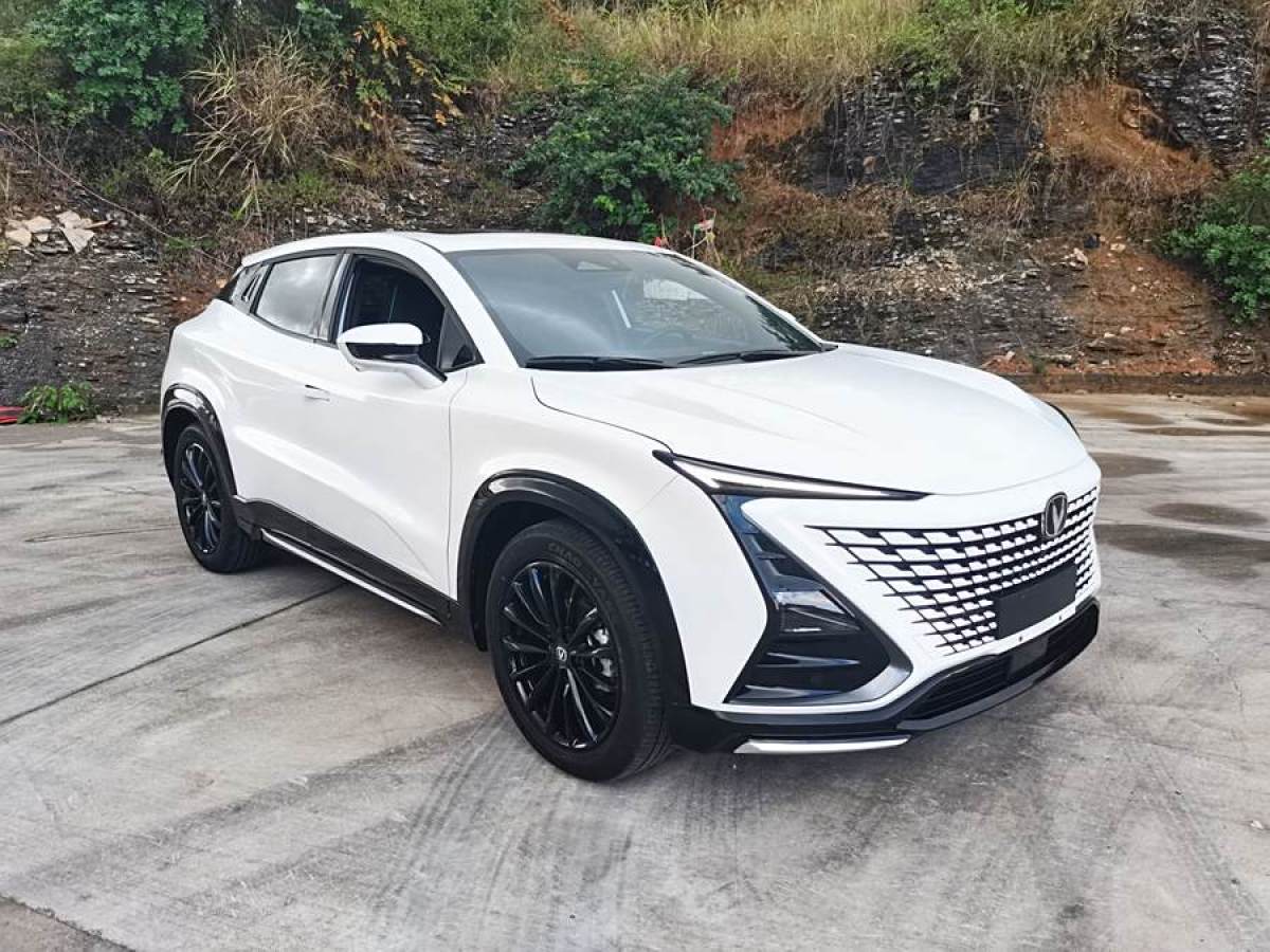 長(zhǎng)安 UNI-T  2023款 第二代 1.5T 尊享型圖片