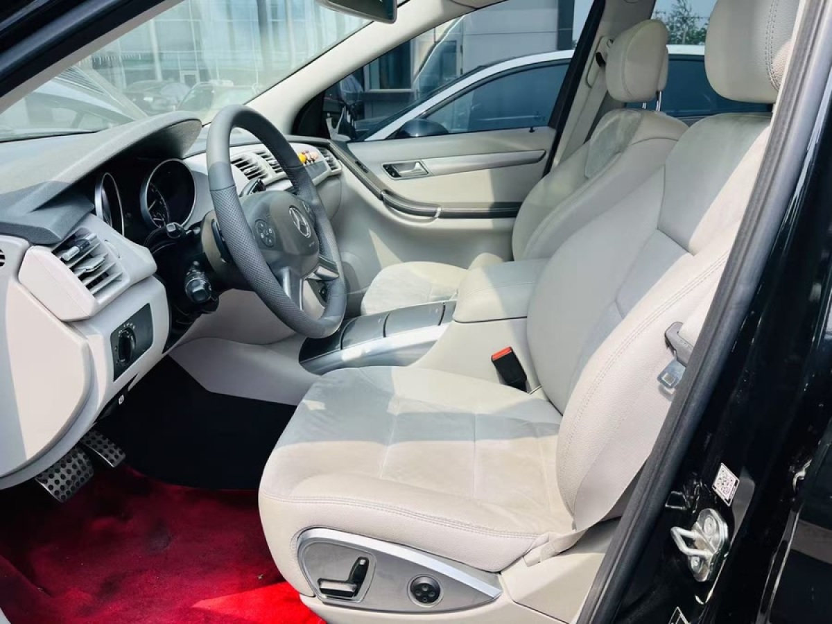 奔馳 奔馳R級(jí)  2014款 R 320 4MATIC 商務(wù)型圖片