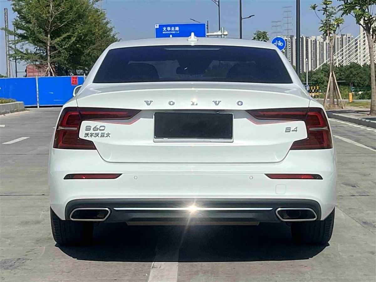 沃爾沃 S60L  2022款 B4 智逸豪華版圖片