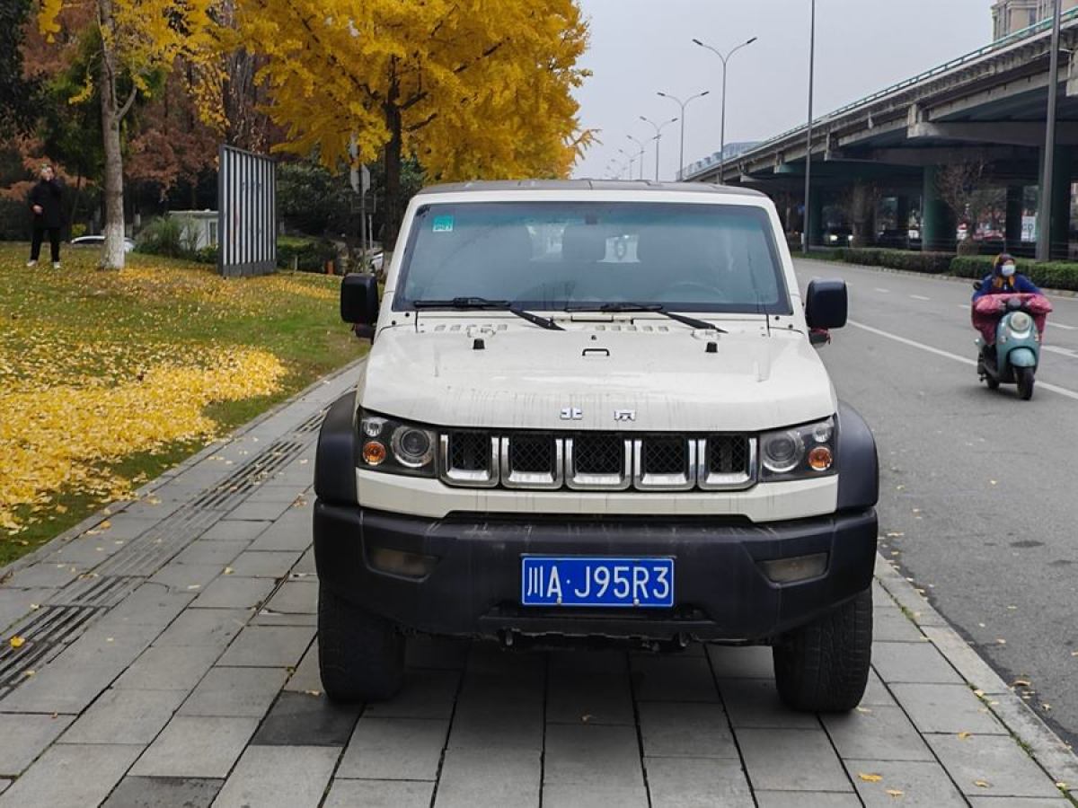 北京 BJ40  2016款 40L 2.3T 自動四驅(qū)尊享版圖片