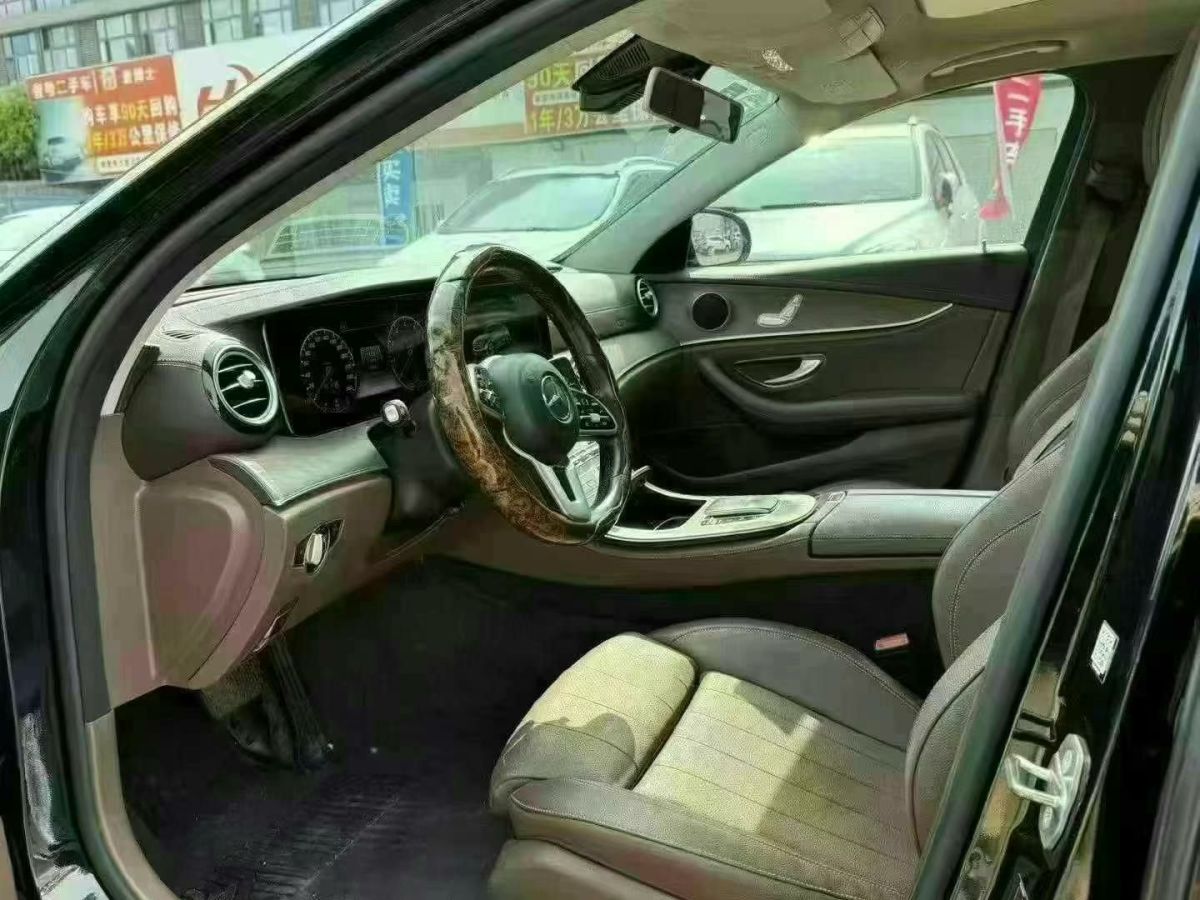 奔馳 奔馳E級(jí)  2020款 E 350 L 運(yùn)動(dòng)型 4MATIC圖片