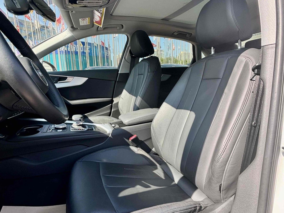 奧迪 奧迪A4L  2019款 40 TFSI 時(shí)尚型 國(guó)VI圖片