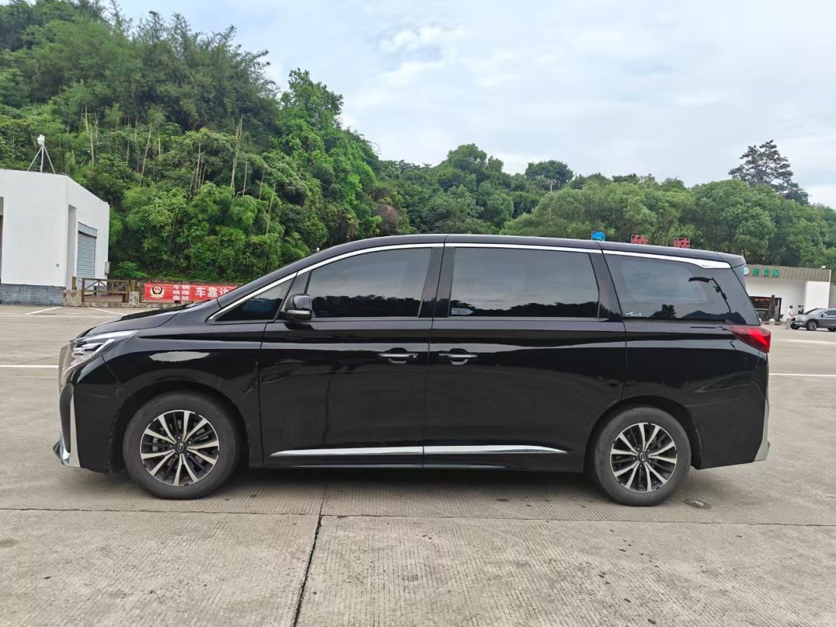 廣汽傳祺 M8  2024款 領(lǐng)秀系列 390T 尊享版圖片
