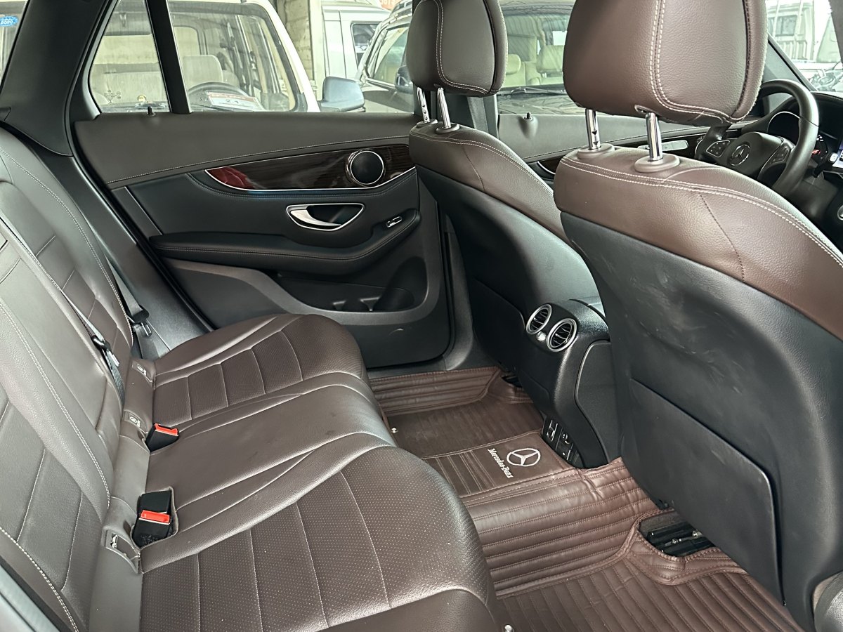 2019年6月奔驰 奔驰GLC  2019款 改款 GLC 260 L 4MATIC 豪华型