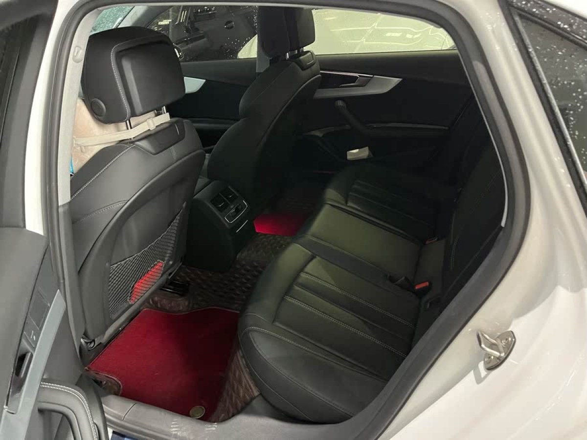 奧迪 奧迪A4L  2022款 40 TFSI 豪華動(dòng)感型圖片