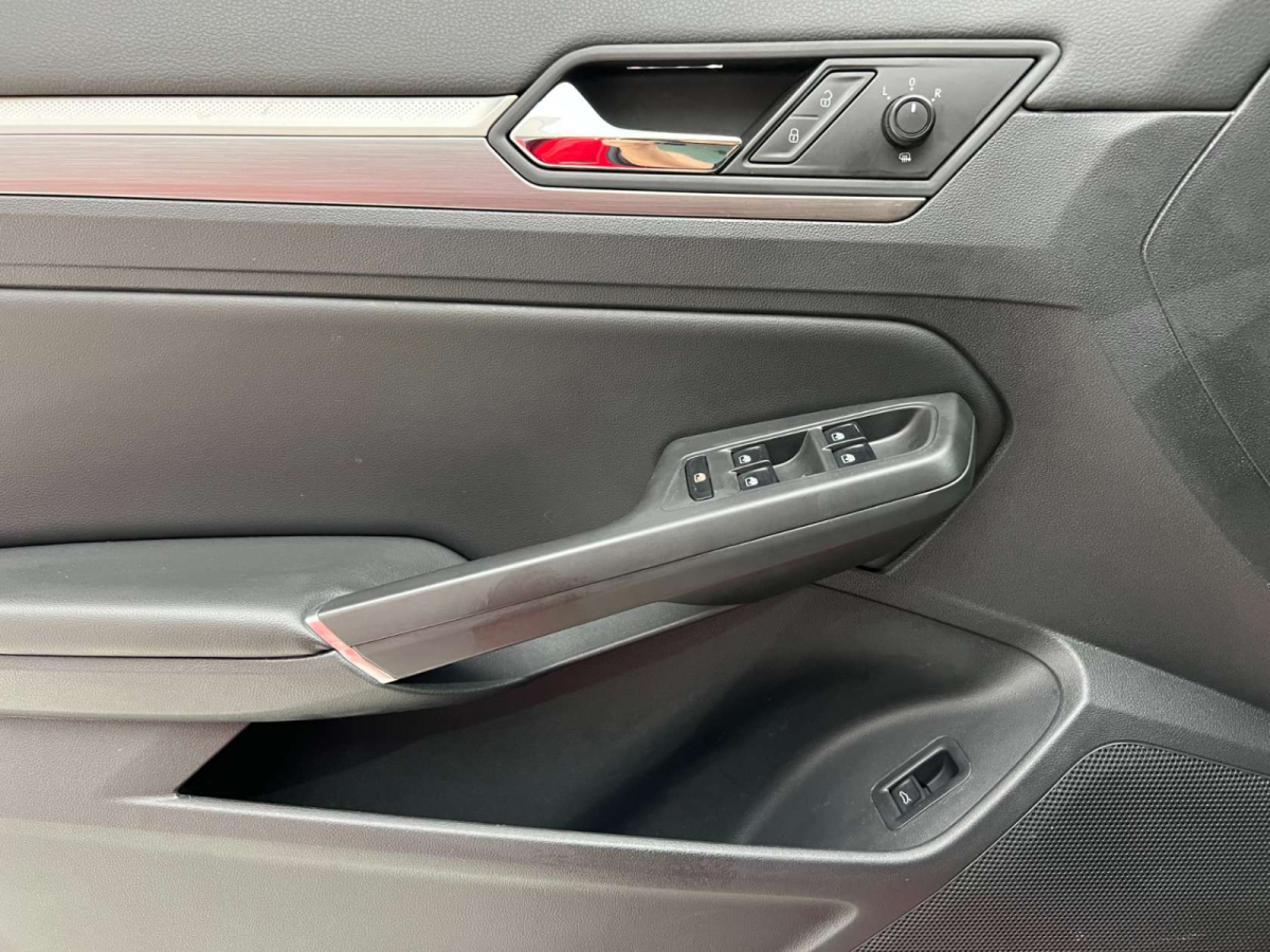 2020年11月大眾 凌渡  2022款 凌渡L 280TSI DSG熱辣版