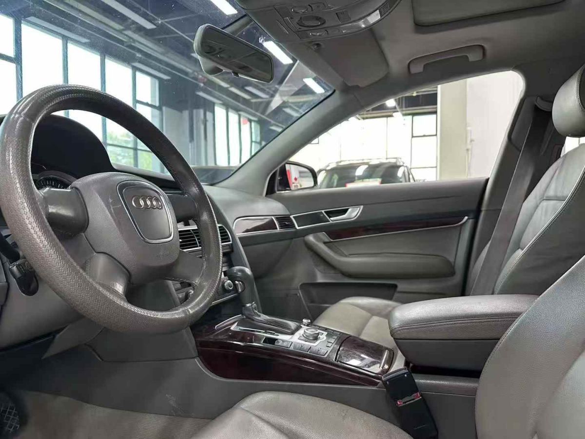 奧迪 奧迪A6L  2007款 A6L 3.2FSI 領(lǐng)先尊享型圖片