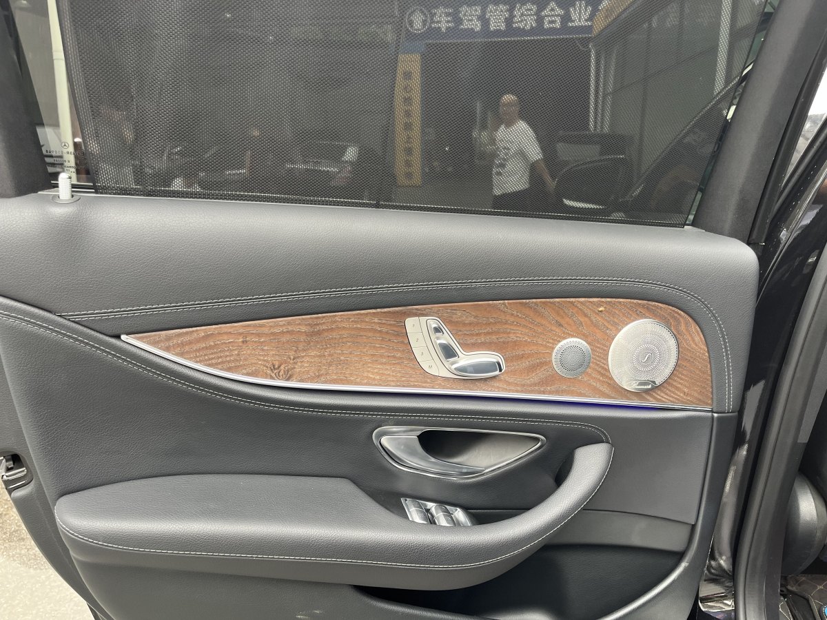 奔馳 奔馳E級(jí)  2019款 改款 E 300 L 豪華型圖片