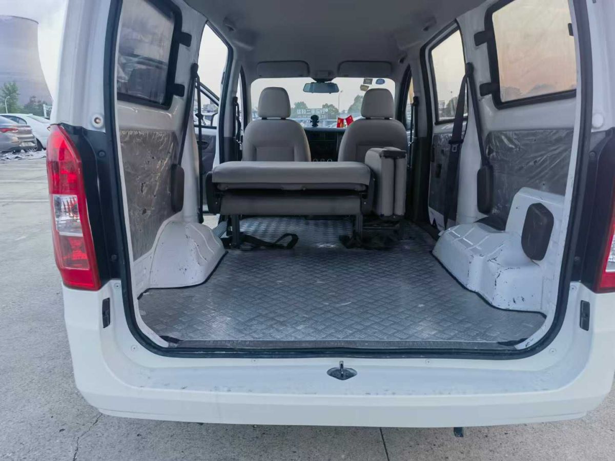 五菱 五菱榮光V  2019款  1.5L廂式運輸車實用型圖片