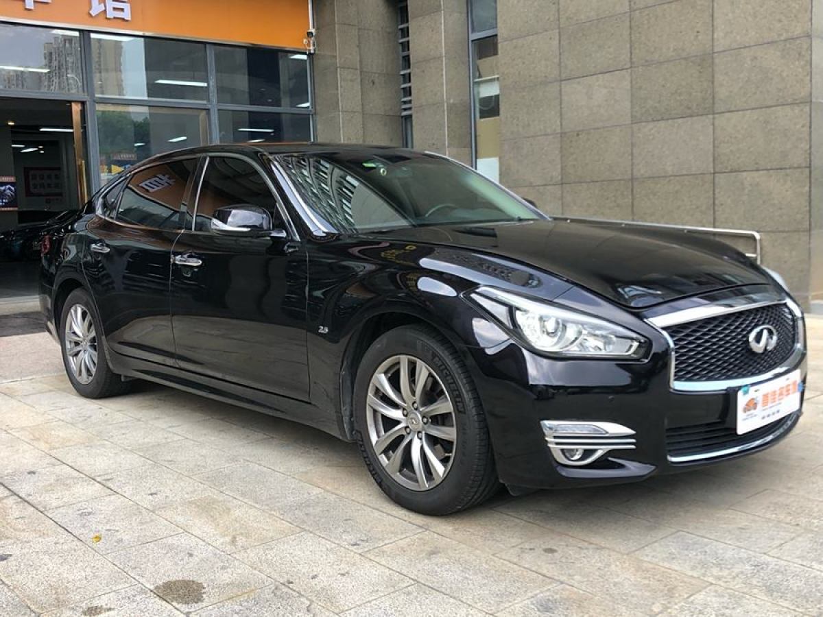 2016年8月英菲尼迪 Q70  2017款 Q70L 2.5L 精英版