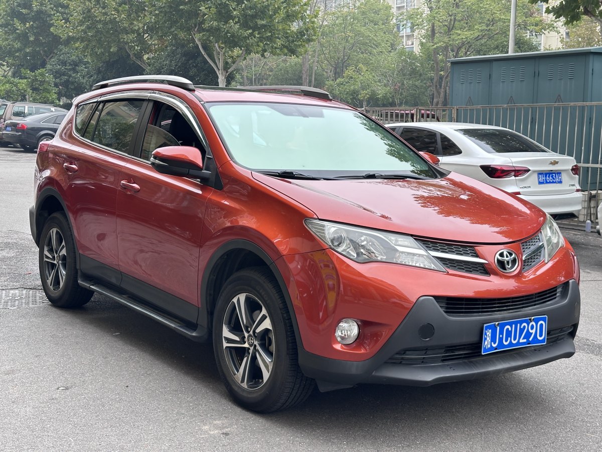 豐田 RAV4  2018款 榮放 2.0L CVT兩驅(qū)風(fēng)尚版圖片