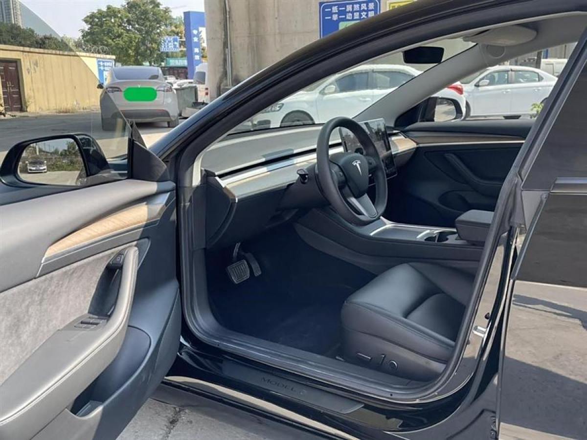 特斯拉 Model 3  2021款 改款 標(biāo)準(zhǔn)續(xù)航后驅(qū)升級版圖片