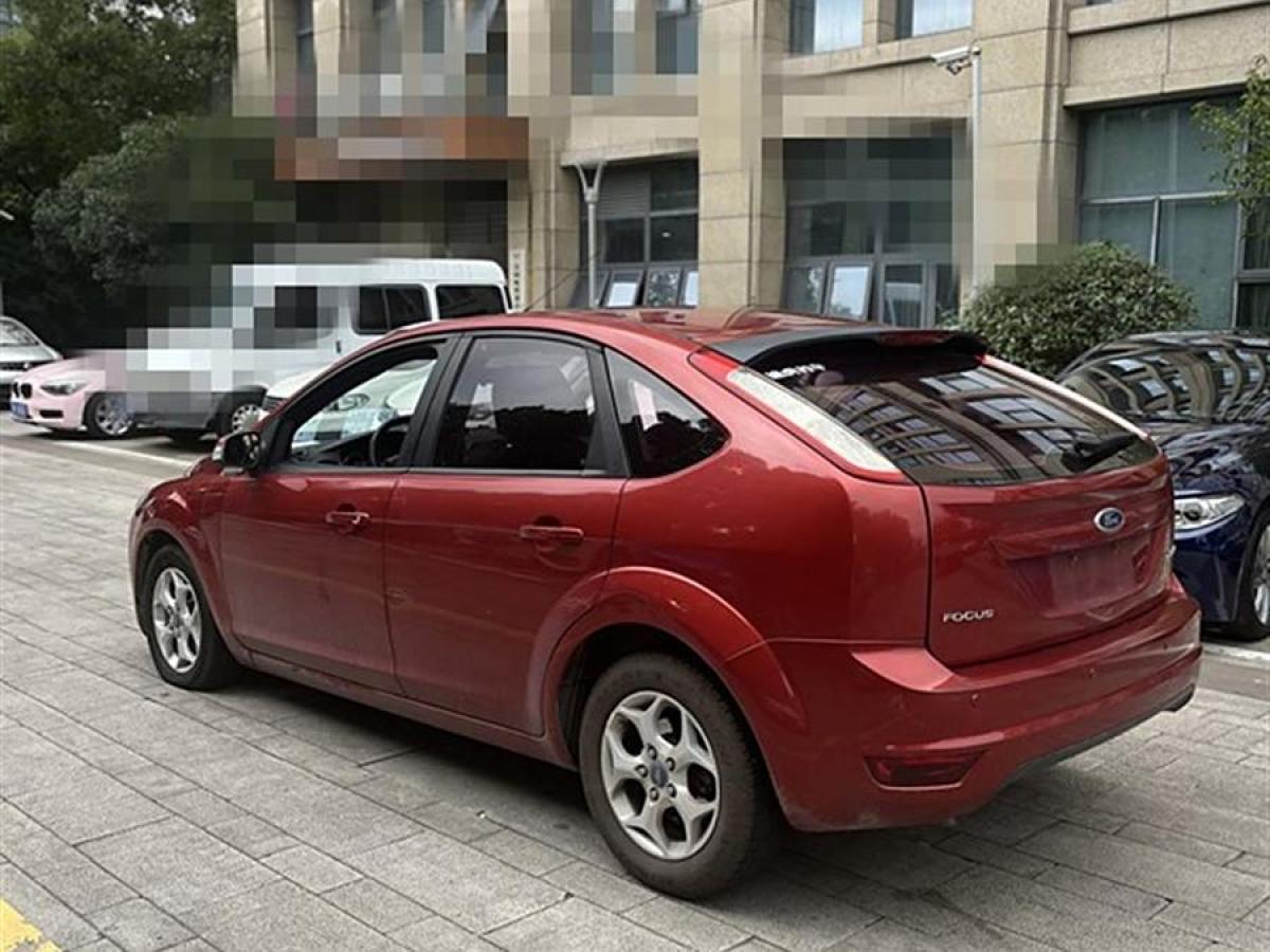 福特 福克斯  2011款 两厢 1.8L 手动经典型图片