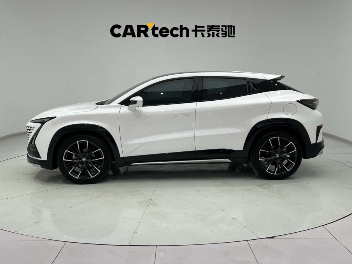 長(zhǎng)安 UNI-T  2023款 1.5T 尊貴型圖片