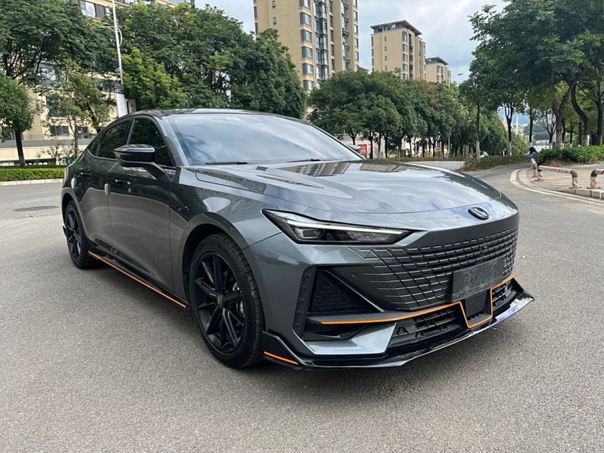 長(zhǎng)安 長(zhǎng)安UNI-V  2022款 1.5T 運(yùn)動(dòng)版圖片