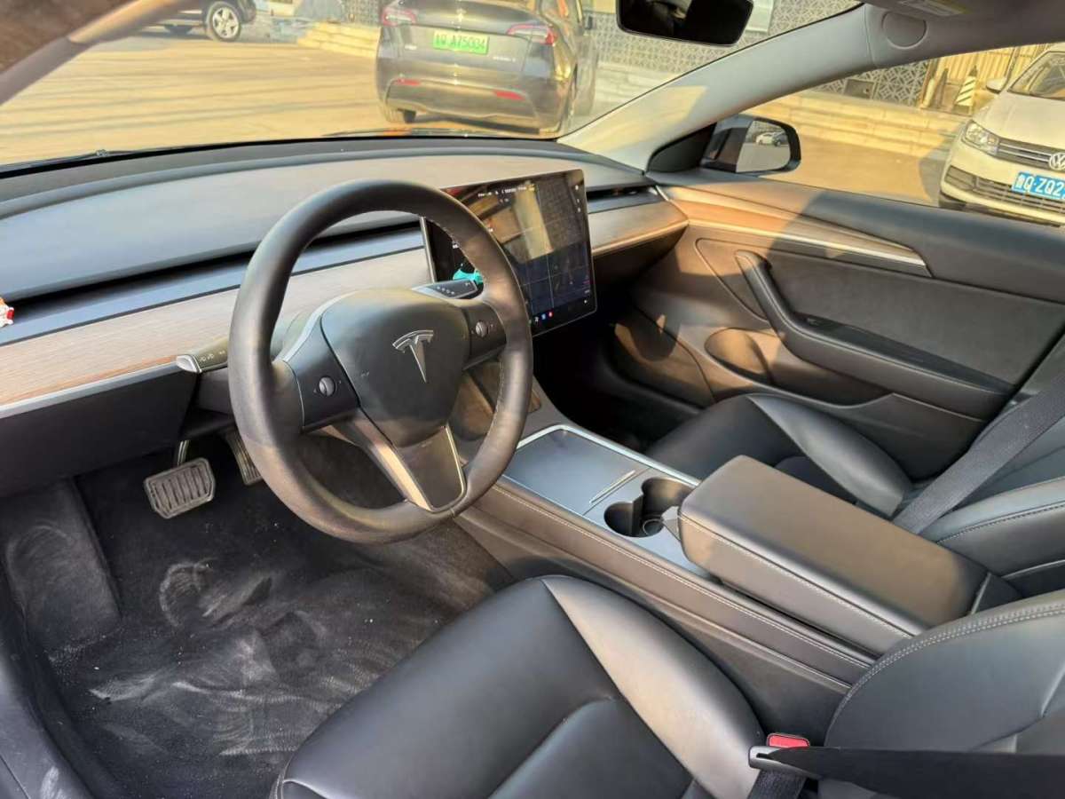 特斯拉 Model 3  2019款 標(biāo)準(zhǔn)續(xù)航后驅(qū)升級(jí)版圖片