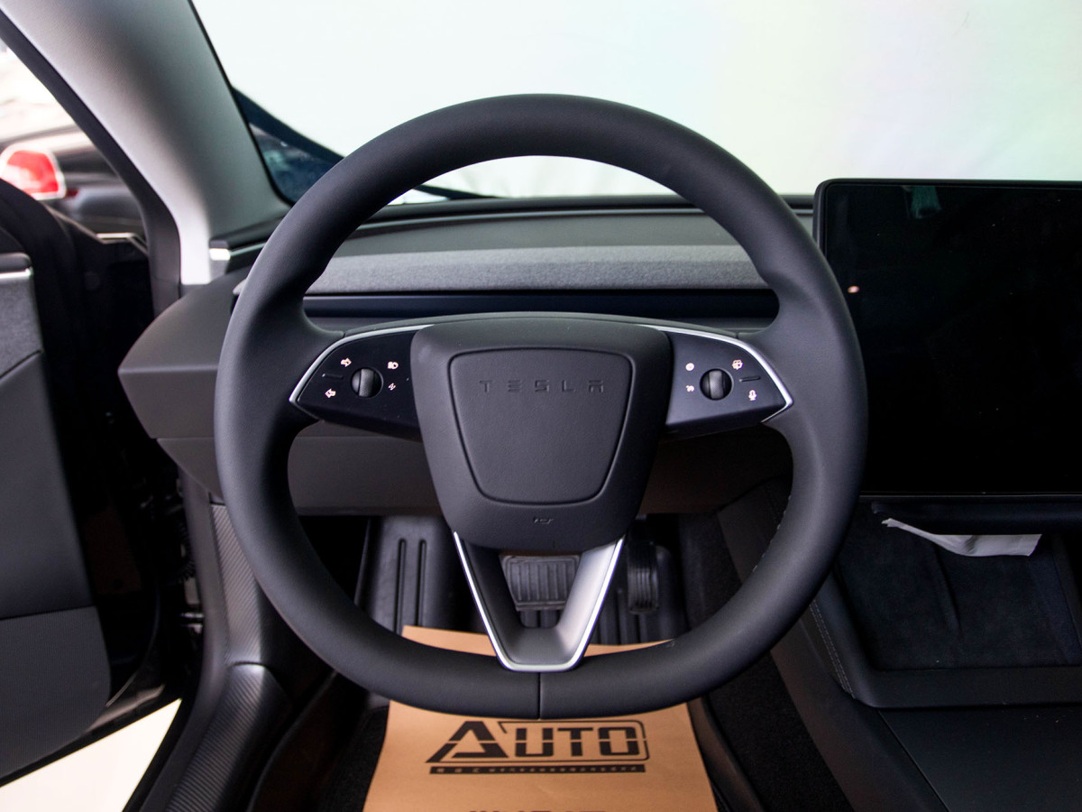 特斯拉 Model 3  2025款 后輪驅(qū)動(dòng)版圖片