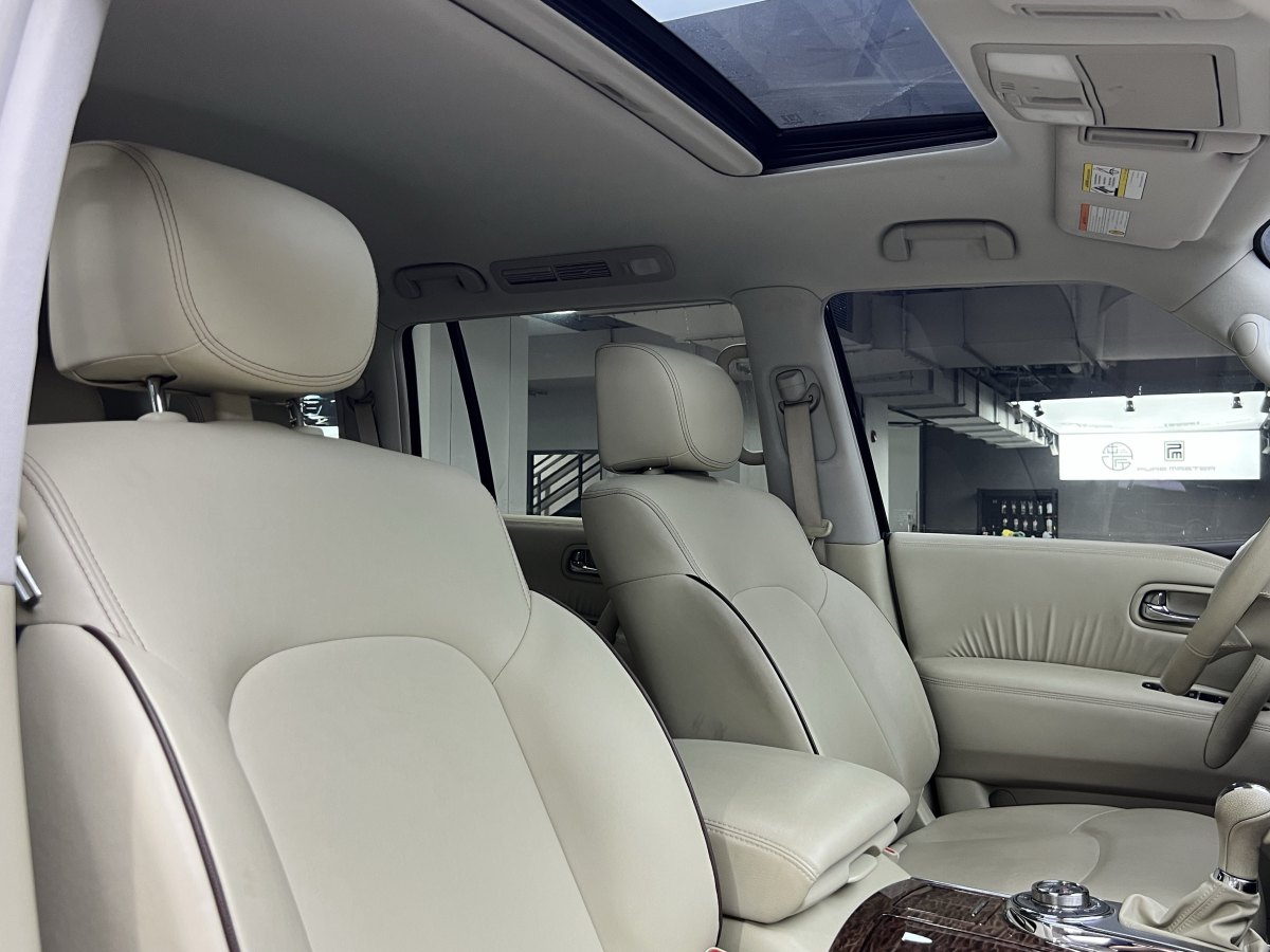 日產(chǎn) 途樂(lè)  2018款 4.0L 鉑金型圖片
