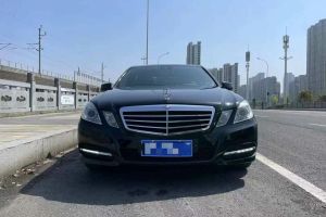 奔馳E級(jí) 奔馳 E 200 L CGI優(yōu)雅型