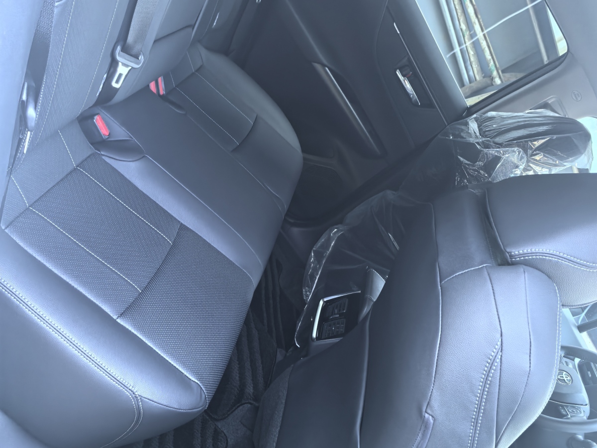 豐田 凌放HARRIER  2023款 2.0L CVT兩驅(qū)豪華版圖片