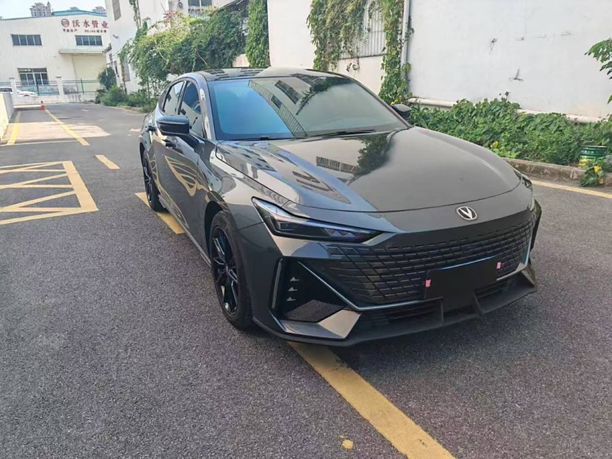 長(zhǎng)安 長(zhǎng)安UNI-V  2022款 1.5T 尊貴型圖片