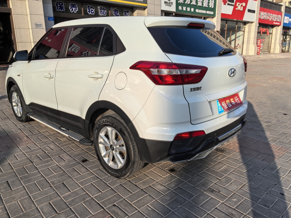 現(xiàn)代 ix25  2015款 1.6L 自動兩驅(qū)時尚型GS圖片